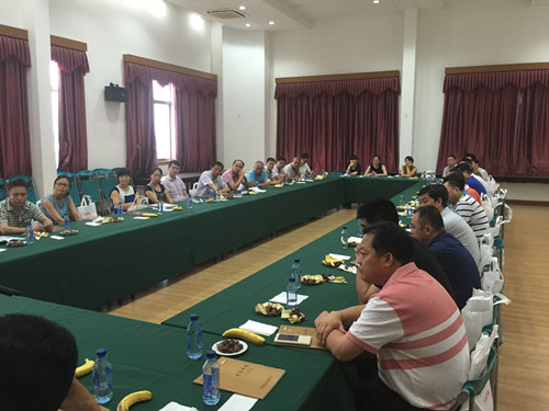 中国制药企业高管莅临先锋参观指导现场图-3 中国制药企业高管莅临先锋参观指导现场图-3